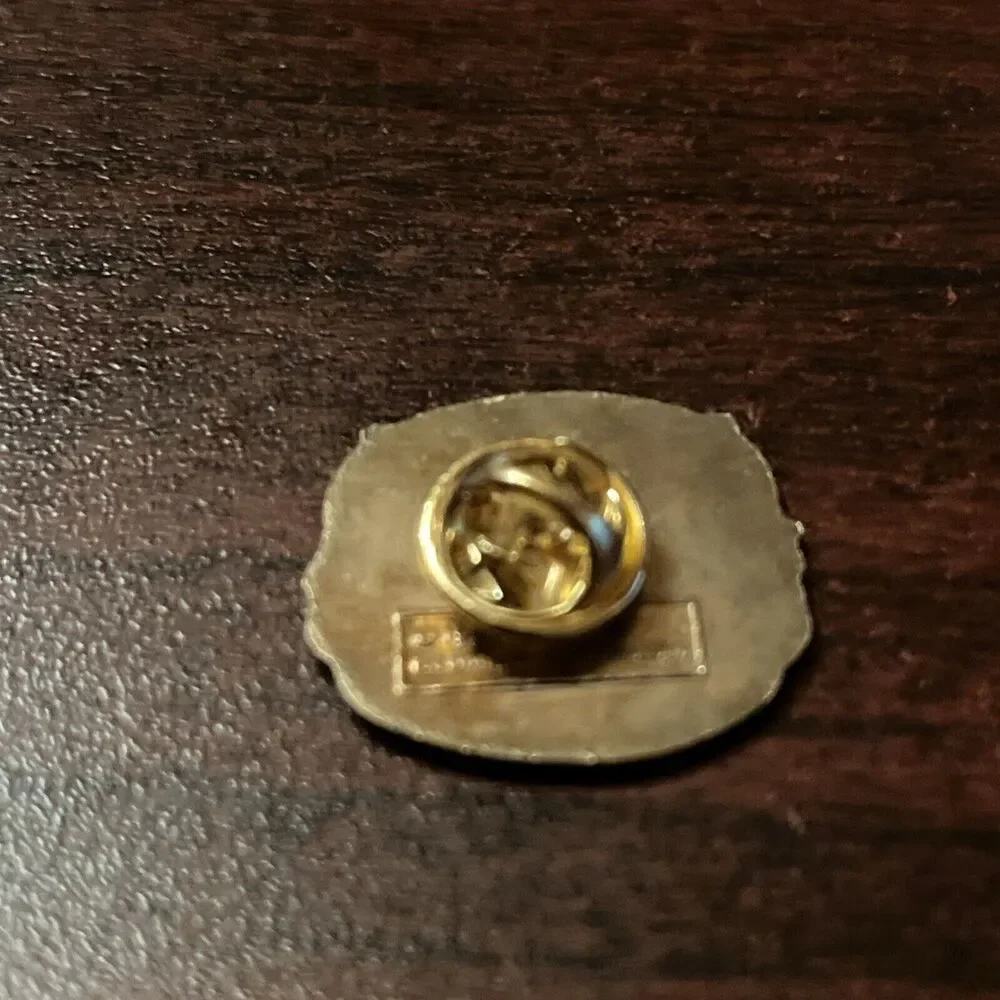 McDonald’s McLean Deluxe Hamburger Employee Lapel‎ Hat Pin